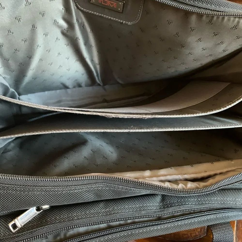 Tumi Compact Large Screen Nylon Computer Brief - Picture 5 of 8